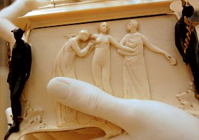 Harry Bates, Pandora - box, left