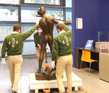 Restored L'Improvisateur being moved into position at M�diath�que de Bandol