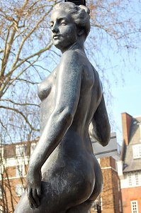 Francis Derwent Wood - Atalanta (close left view)