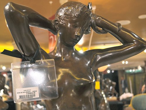 Jasmine as Merci�'s statue of Diana After her Bath - upper front, photo by Leem